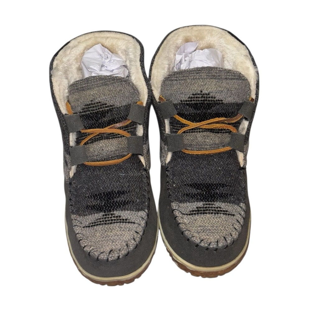 NIB Minnetonka Torrey Moccasin Boots Size 8 Gray Multi